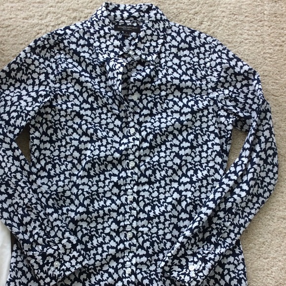 Banana Republic Soft Wash Shirt - Picture 2 of 3